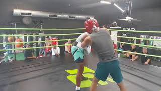 Sparring (4 rounds) entre Yoenis Tellez y Jorge Luis Moracen, dos jóvenes talentos cubanos