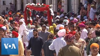 Sikhs in Pakistan Celebrate Vaisakhi Festival | VOANews