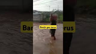 Walau banjir gas terus #shotsvideo #funny #voiceeffects #comedy