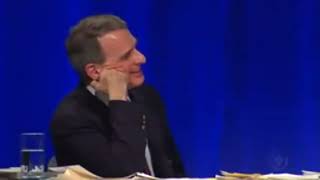 Ateo Christopher Hitchens intenta debatir con William Lane Craig, ¡AL INSTANTE SE ARREPIENTE!