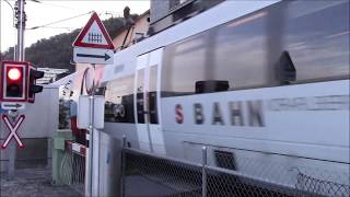 Spoorwegovergang Oostenrijk Bregenz Standkiosk / Bahnübergang / Rail Road Crossing