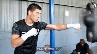 DMITRY BIVOL'S UNORTHODOX MOVEMENT & POWER ON FULL DISPLAY IN BOXING WORKOUT