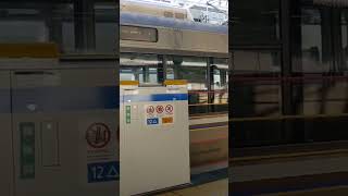 京都駅、昇降式ホーム柵。