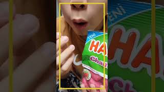 HARIBOのうまいのみーつけた【苺味の回りはさぐしゃり】マシュマロ好きはぜひ試して #お菓子 #shorts