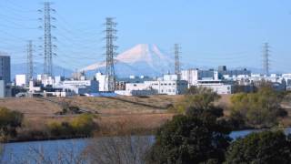 荒川土手から撮影した富士山