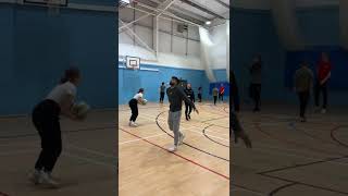 Pivoting in netball