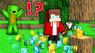 Speedrunner But Trees Drop OP Items vs Hunter : JJ vs Mikey in Minecraft Maizen!