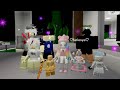 mau cari teman di brookheaven, yang datang anak kecil minta di adopsi [ Roblox Indonesia ]