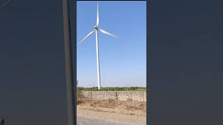 Massive windmills on our way from Jamnagar to Dwarka| #ytshorts #technology #highways #electricity