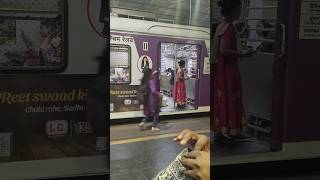 Kisi bhi railway station per aisi galti mat karna 😱#shorts#viral#youtubeshorts #trending