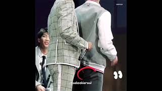 Omg naughty taetae what are you doing? 😆😂😌 [Taekook moment] #taekook #vkook #Taekook00 #bts