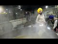 cooking inside world s largest kitchen பஞ்சாப் பொற்கோவில் streetprasadam