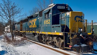 CSX CSXT 6152 and CSXT 6229 behind 531 Islington Street