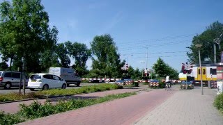 Spoorwegovergang Purmerend/ Level Crossing/ Passage a Niveau/ Railroad-/ Bahnübergang