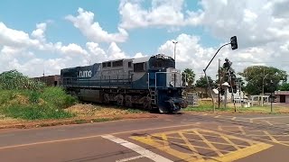 Trens da Rumo Logística em Sarandi/PR - Linha Ourinhos-Cianorte.