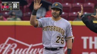 PIT@CIN: Cervelli knocks in Bell with RBI double