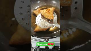 Samosa❤️🔥🥰#shorts #samosa #streetfood #shortvideo #food #youtubeshorts #recipe #diwali