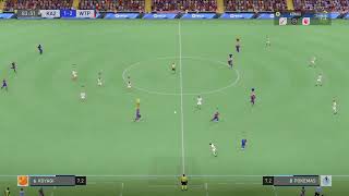 FIFA 22 プロクラブ ウイングが外に開いたシーン(パスが通りチャンスに)