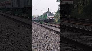 Train Horn Sound Effect BRC WAP7 30719 Joy E bike advertised with Paschim Express #hornsoundeffect