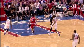 Chicago Bulls' Joakim Noah Rolls Ankle as Philly Sixers Fans Cheer His Injury