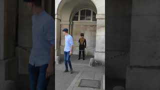 Tourist Made Queen's Guard Laugh