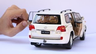 Unboxing of Toyota Land Cruiser V8 LC200 SUV 1:18 Scale Diecast Model Car