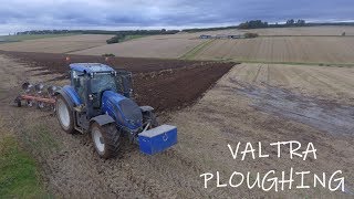 VALTRA T194 Ploughing