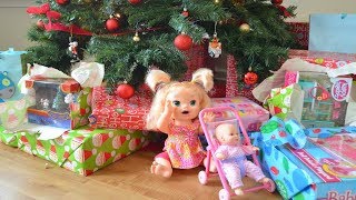 La Muñeca Baby Alive Sara recibe un regalo muy Especial de parte de Papá Noel!!! TotoyKids