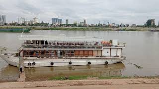 ครั้งแรกที่มาเจอแม่น้ำโขง ที่พนมเปญ กัมพูชา First time to see Mekhong River at Phanom Penh,Cambodia.