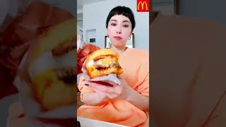 マクドナルドのこく旨すき焼き月見バーガーが超→美味しい😁‼️❤️🍔#shorts #short