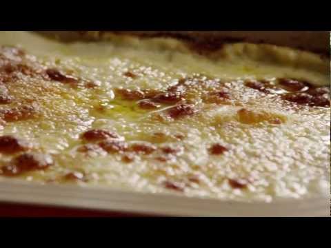 Recipe for gratinated potatoes with three cheeses and garlic