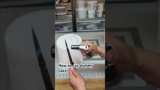 How to cut styrofoam dummy cake! #fauxcake #dummycakehowto #cakedecoratingtips #beginnercakeartist