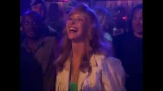 Valerie Cherish (Lisa Kudrow) dancing at rock concert! The Comeback