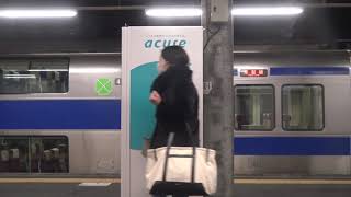 夜の土浦駅に到着～出発する常磐線上り特急ひたちE657系の車窓