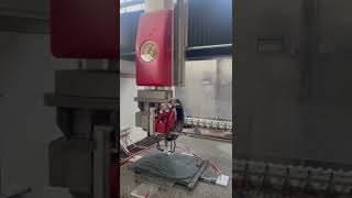 Helios ZT 800 _ combo machining center and polishing machine: processing a tombstone.