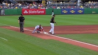 CIN@PIT: Hamilton steals his 29th base of the season