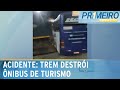 Ônibus tem falha mecânica em linha férrea e é destruído por trem | Primeiro Impacto (20/07/24)