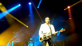 OMD (Orchestral Manoeuvres in the Dark) - ♦ ENOLA GAY ♦ Barcelona 27-05-15