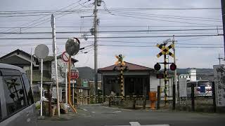 00118　八幡前駅の近くの東側の踏切　南海加太線の踏切