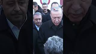 Başkan Erdoğan, çadır kentteki depremzedeleri ziyaret etti