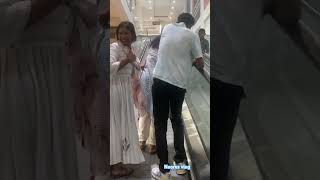 #escalator#couplegift #ഇതിൽ കയറിയാൽ ഞാൻ വീഴുo😔full video ￼￼ഉടൻ വരും#shortvideo