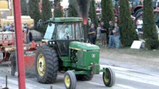 John Deere 4250 pulling Bedford 2010 part 1