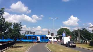 Eilandbrug + Spoorwegovergang Almelo // Dutch railroad crossing, + Dutch Bridge opens