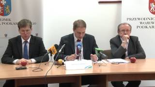 Przewodniczący sejmiku Sławomir Miklicz z konferencji prasowej 31.07.2013