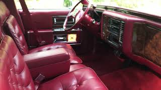 1990 Cadillac Brougham d'elegance - Black on Red, Sunroof, Wire Wheels, 5.7 Liter V8 - Video 2