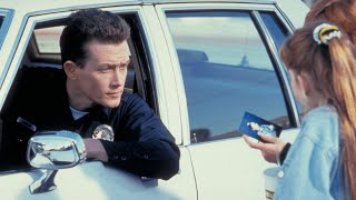 Arnie Schwarzenegger visits Californian mall, beats up a harmless cop - Terminator 2 game vs movie