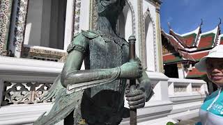 Gorgeous 4K UHD walk through of stunning Wat Pho Buddhist Temple in Bangkok