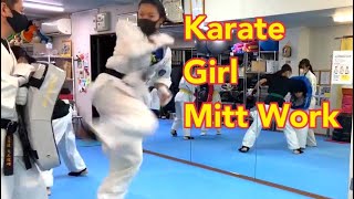 Karate Girl Mitt Work 空手女子のミット練習