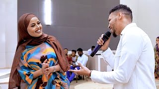 Abdifataah Albakri Iyo Happy Ahmed Oo Aroos Kala Kiciyay | Hees Cusub