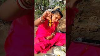 ସମସ୍ତେ ମିଶି ଖରାରେ ବସି ଖାଇଲୁ //🥰🤗😜#odia#shorts #ytshorts#lunchtime#viralshorts#GitaYouTubeChannel